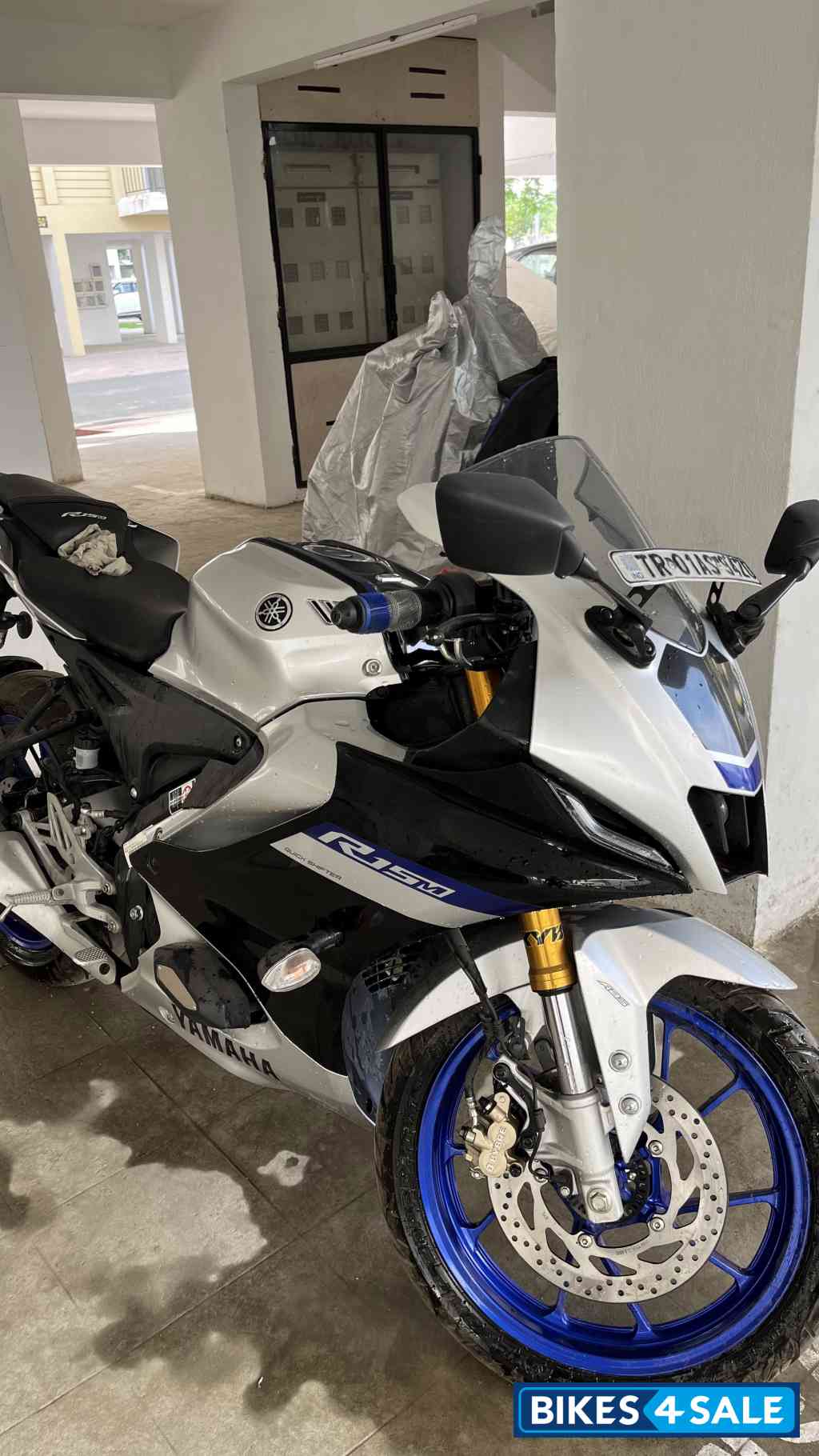 Metallic Grey Yamaha R15M