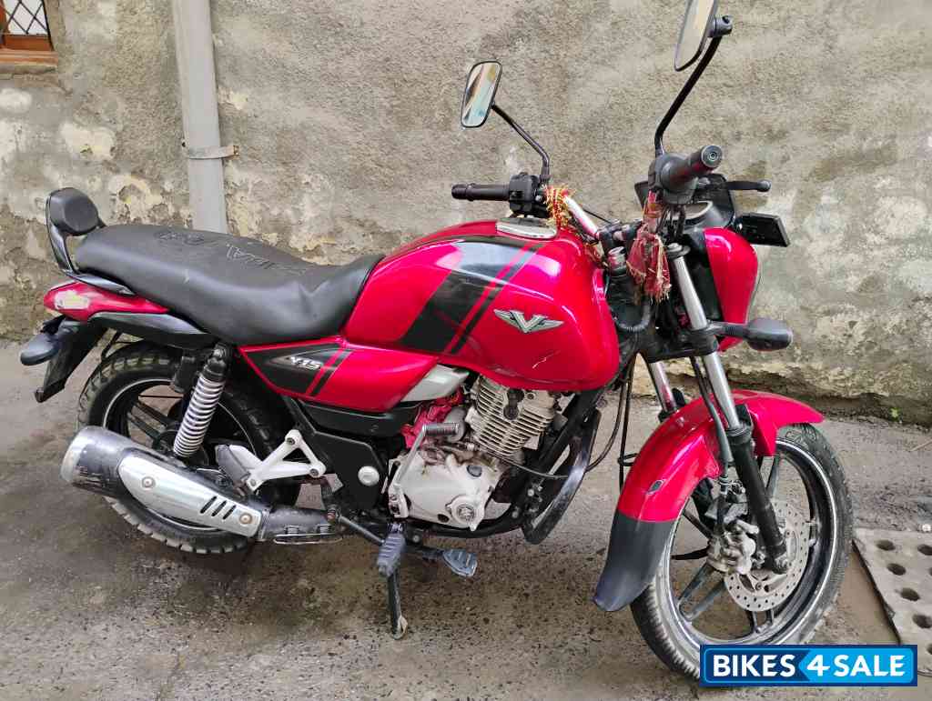 Red Bajaj V15
