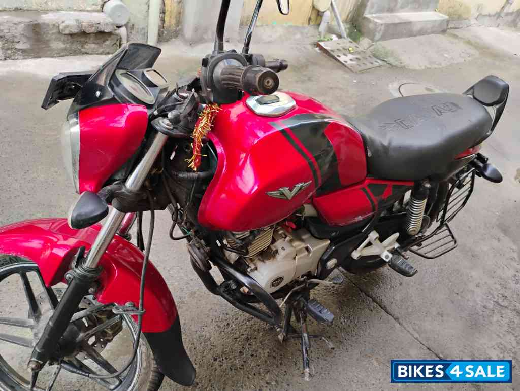 Red Bajaj V15