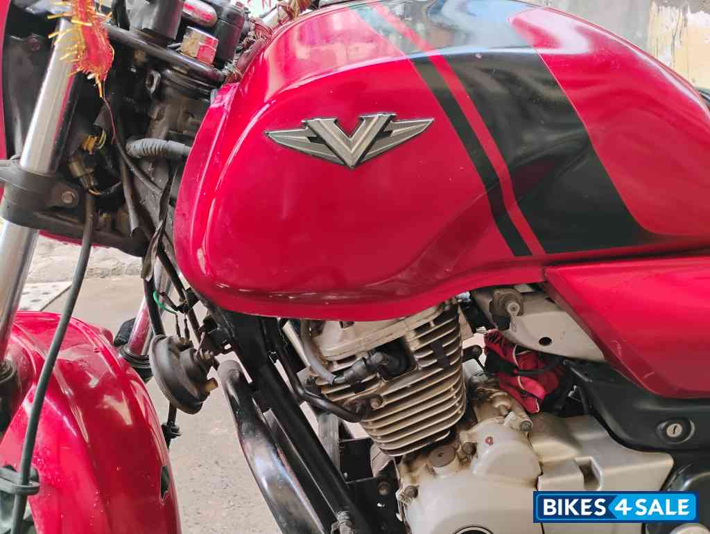 Red Bajaj V15