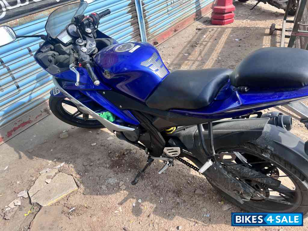 Racing Blue Yamaha YZF R15 V2