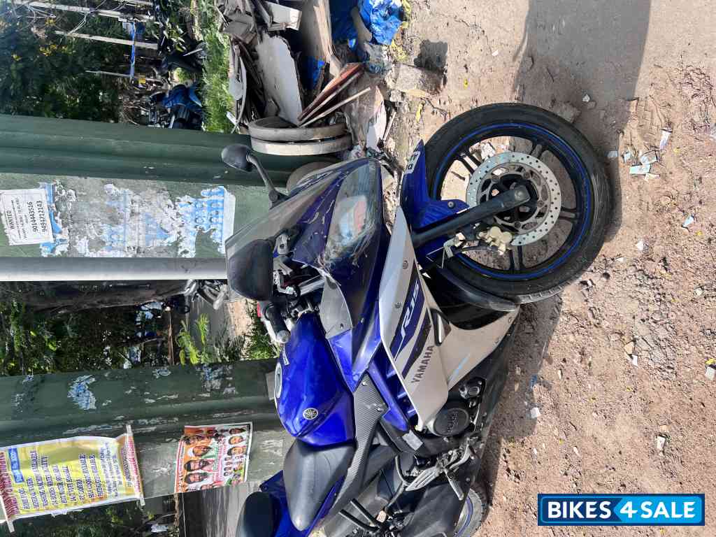 Racing Blue Yamaha YZF R15 V2