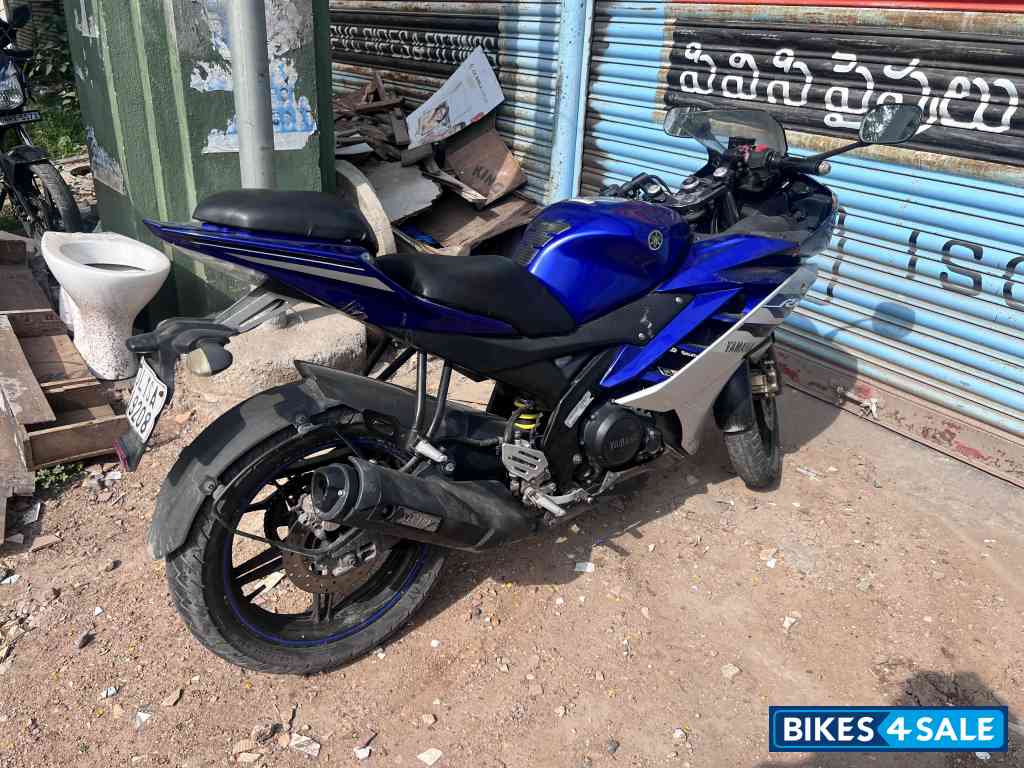 Racing Blue Yamaha YZF R15 V2