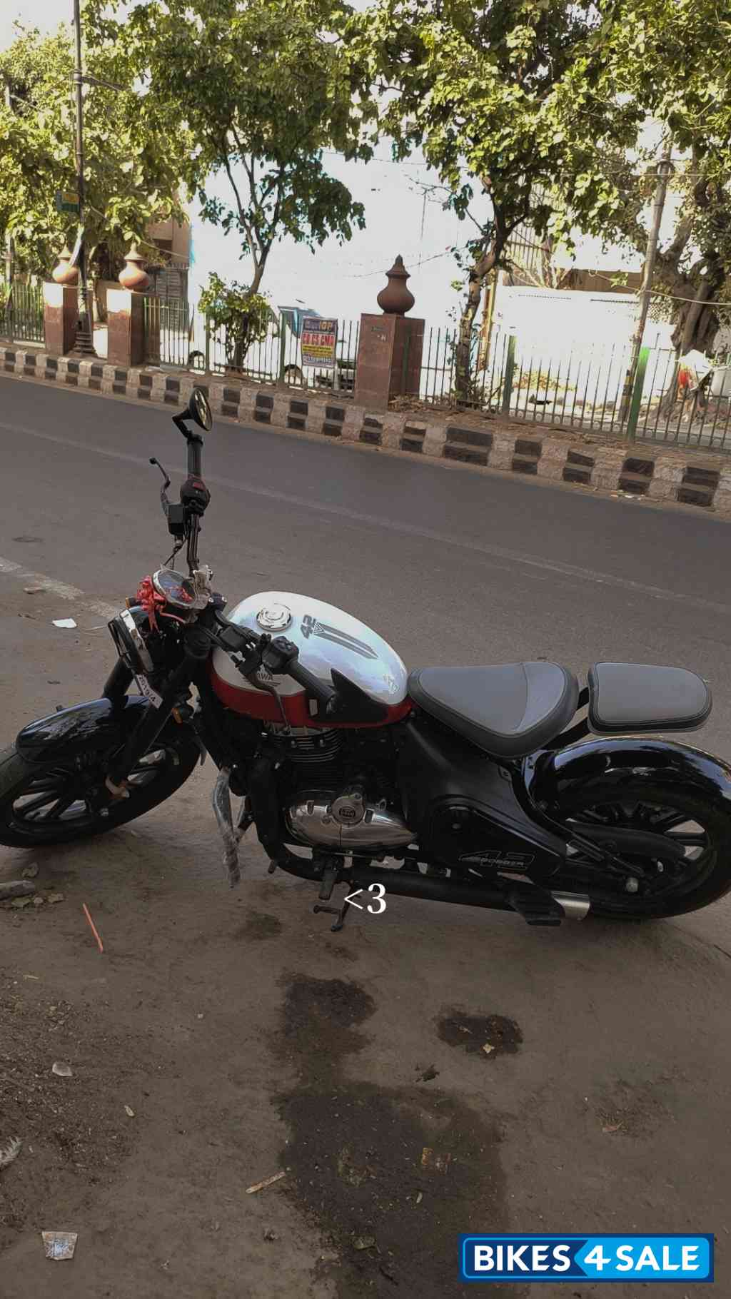 Jashper Red Jawa 42 Bobber Dual Channel ABS