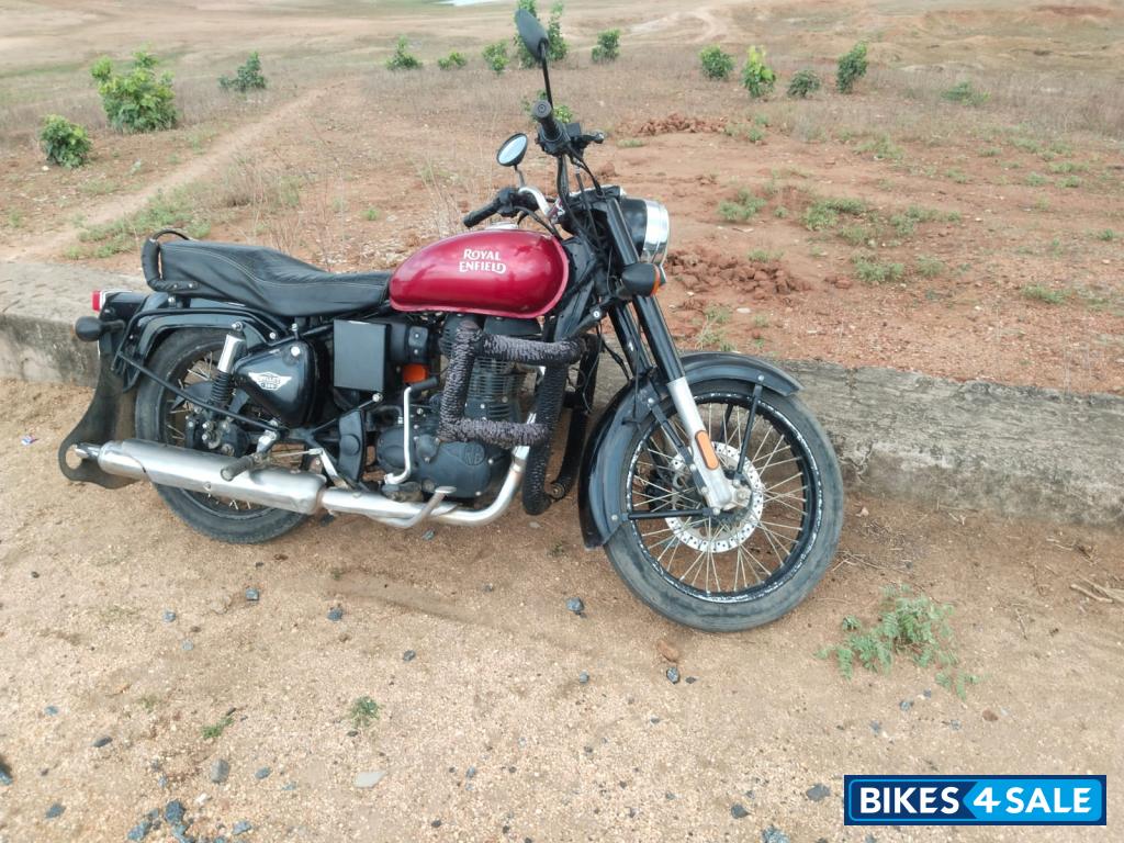 Regal Red Royal Enfield Bullet 350 ES BS6