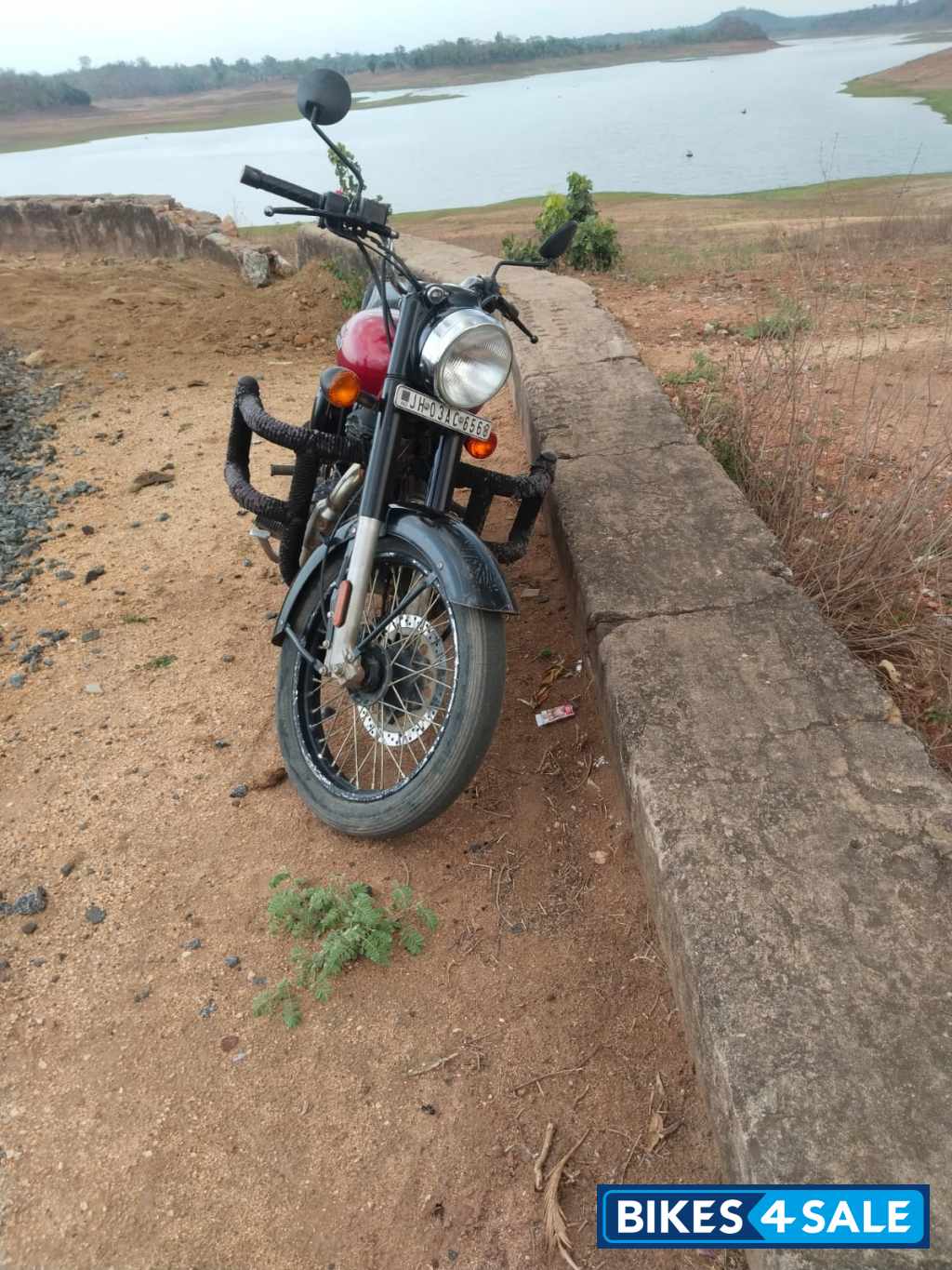 Regal Red Royal Enfield Bullet 350 ES BS6