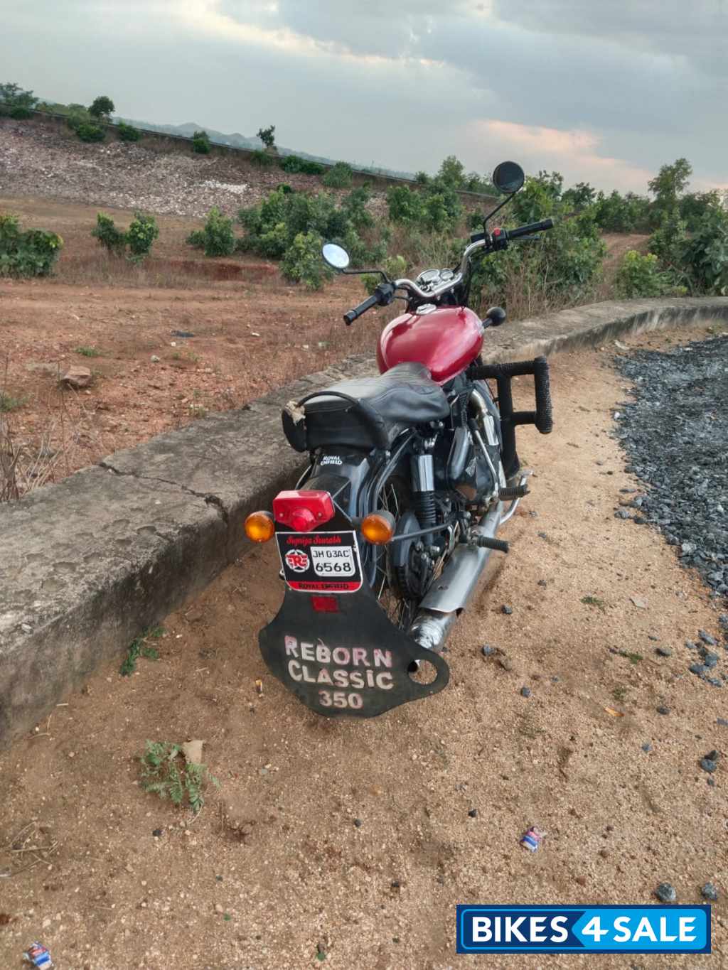Regal Red Royal Enfield Bullet 350 ES BS6