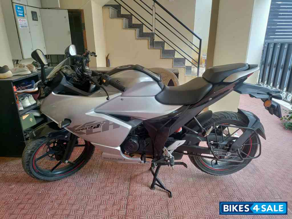 Suzuki Gixxer SF