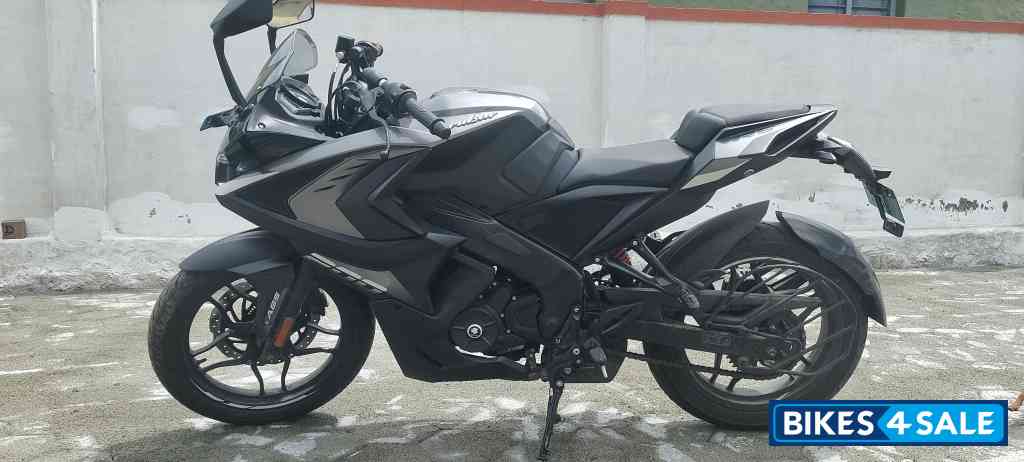 Grey Bajaj Pulsar RS 200 BS6