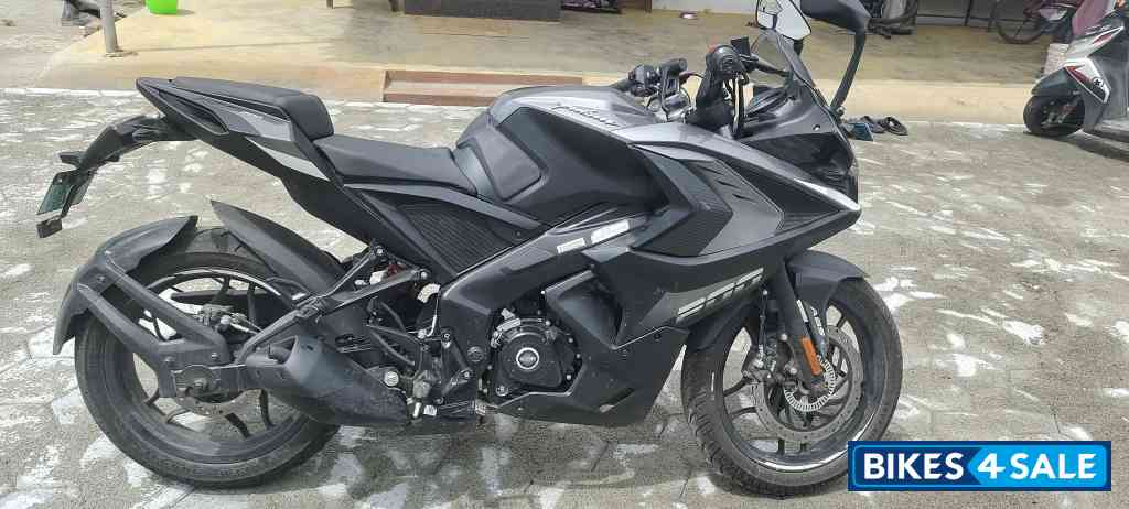 Grey Bajaj Pulsar RS 200 BS6
