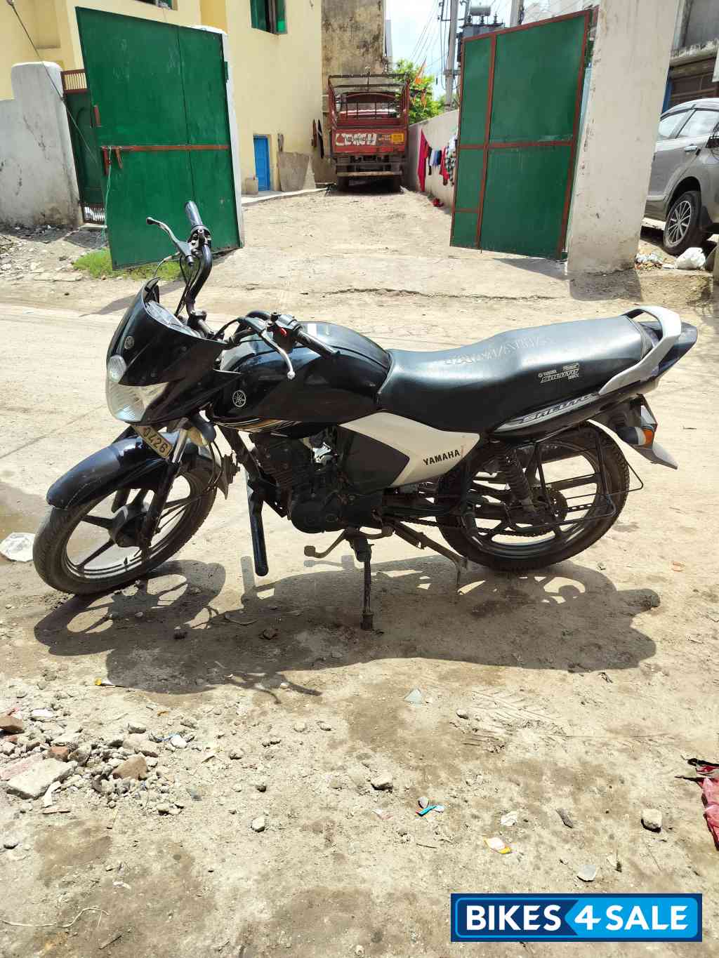 Silver Grey Yamaha Saluto 125