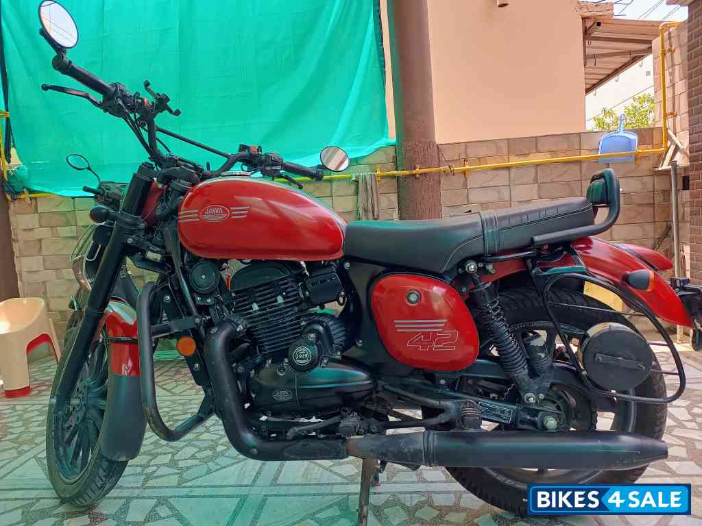 Jawa 42 Dual Channel ABS Orion Red