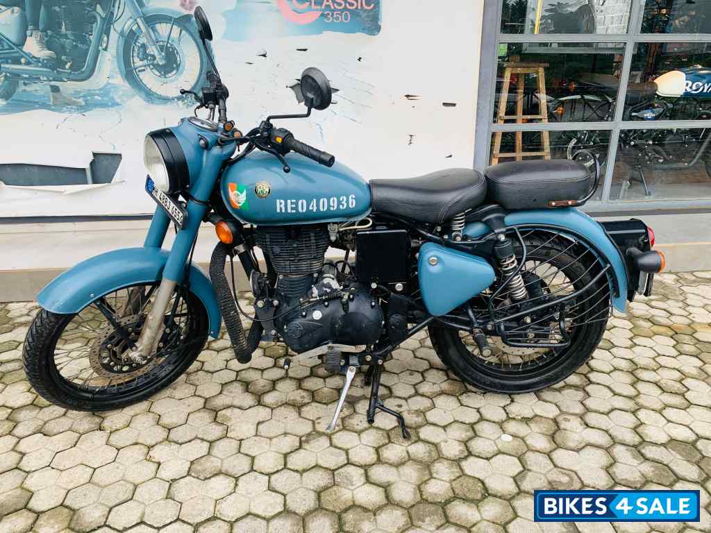Royal Enfield Classic Signals Airborne Blue