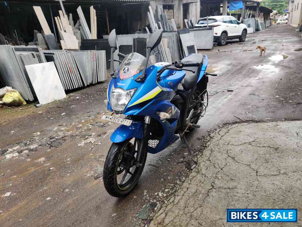 Blue Black Suzuki Gixxer SF BS6