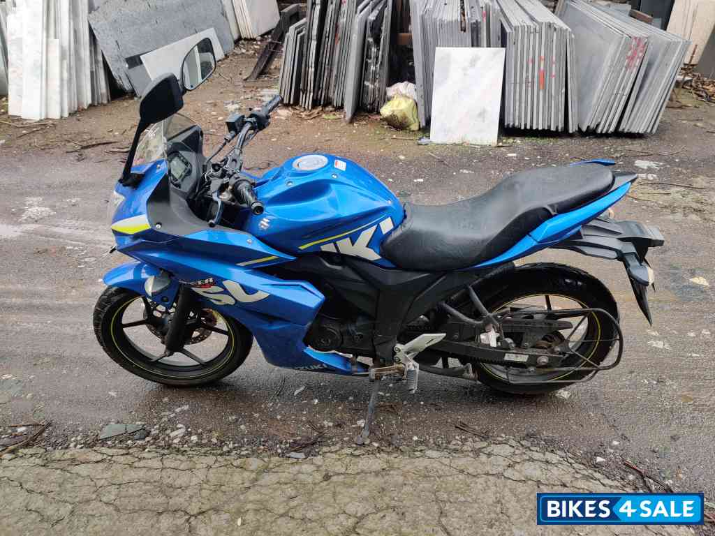 Blue Black Suzuki Gixxer SF BS6