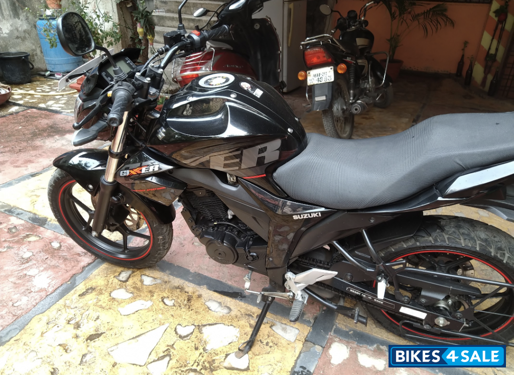 Black Suzuki Gixxer ABS
