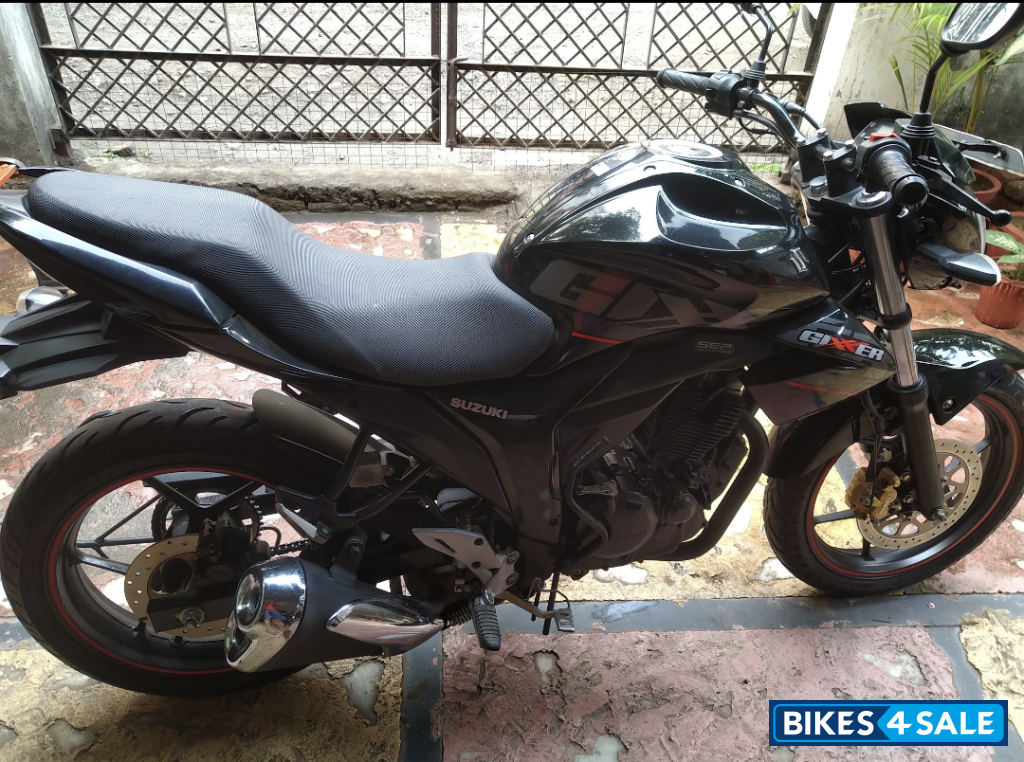 Black Suzuki Gixxer ABS