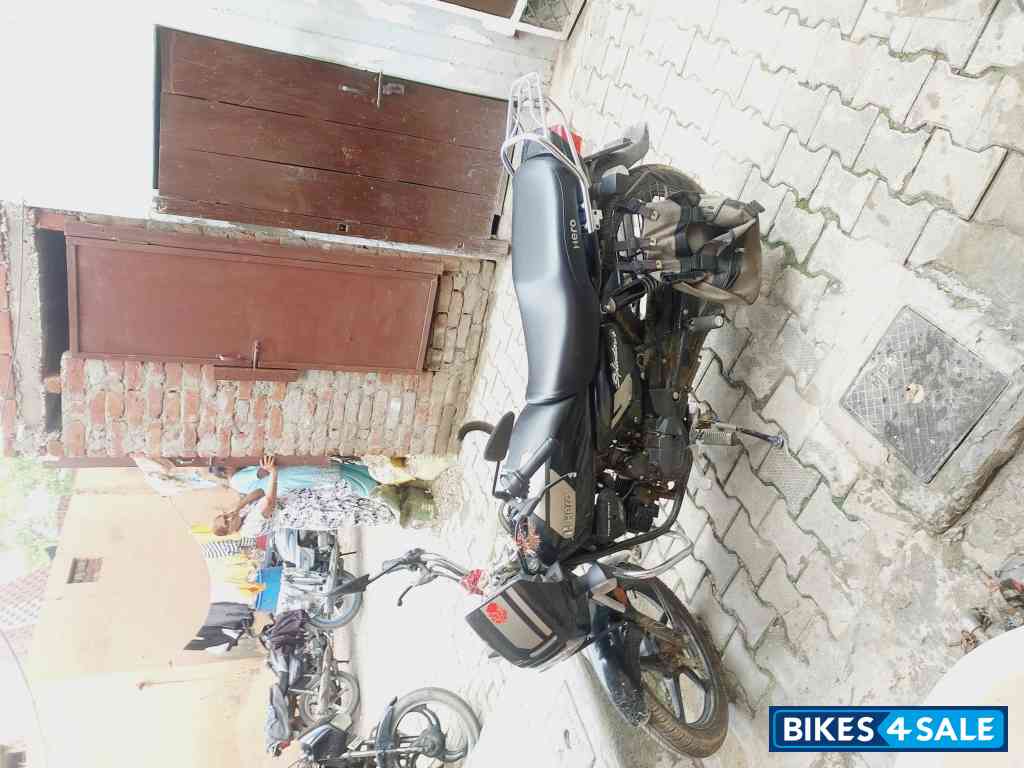 Grey And Black Hero Splendor Plus Xtec