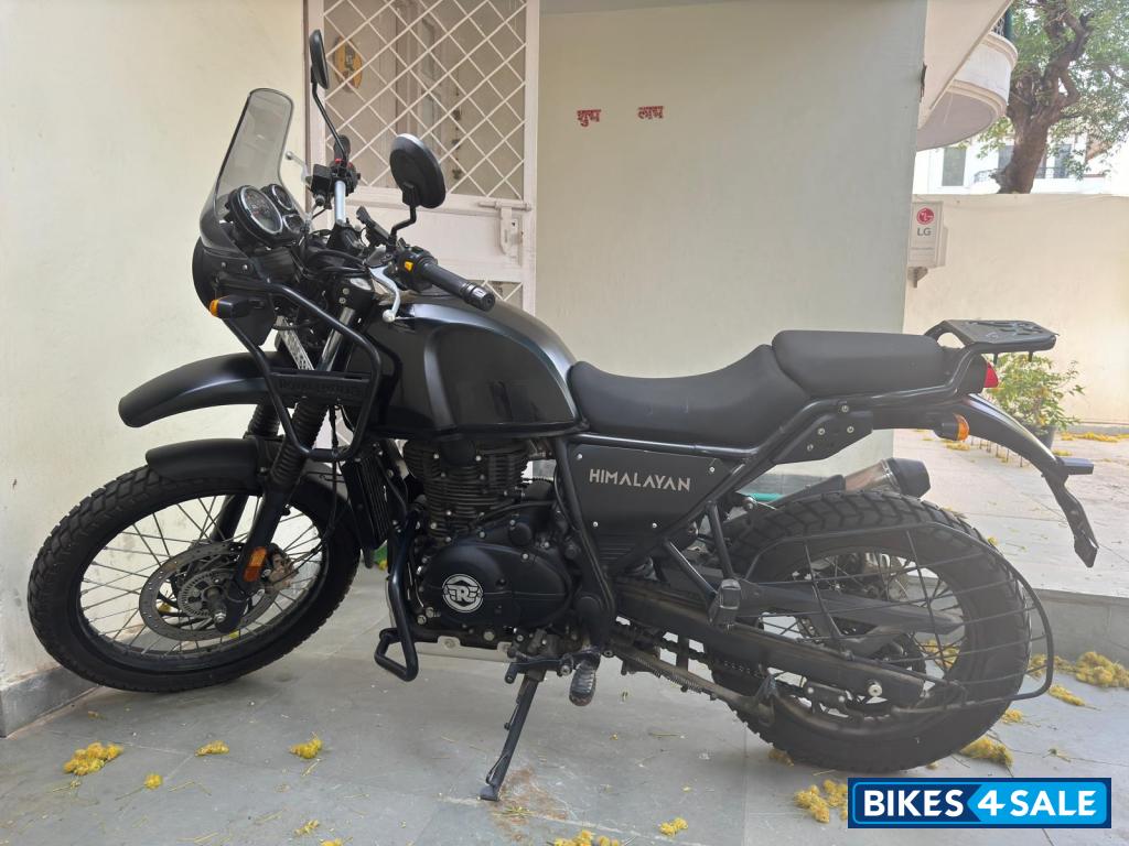 Granit Black Royal Enfield Himalayan 411