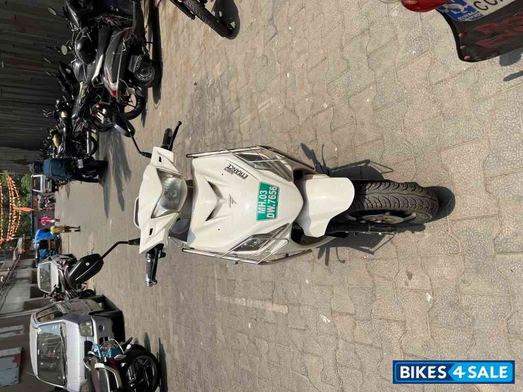 White Pure EV Etrance Neo