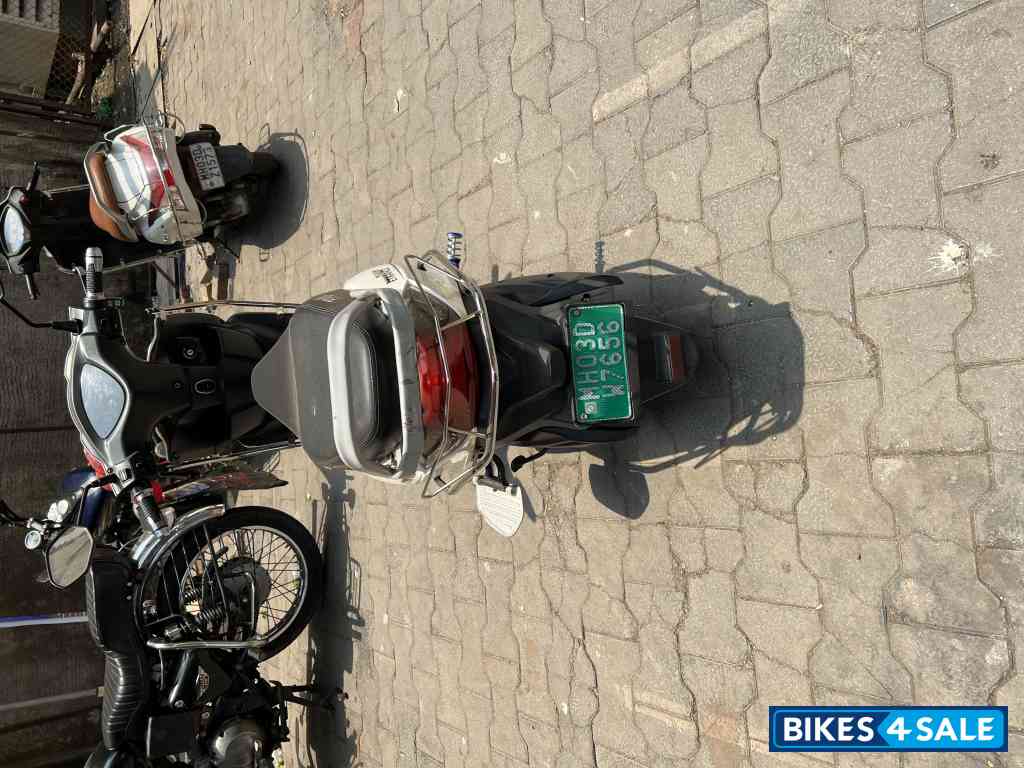 White Pure EV Etrance Neo