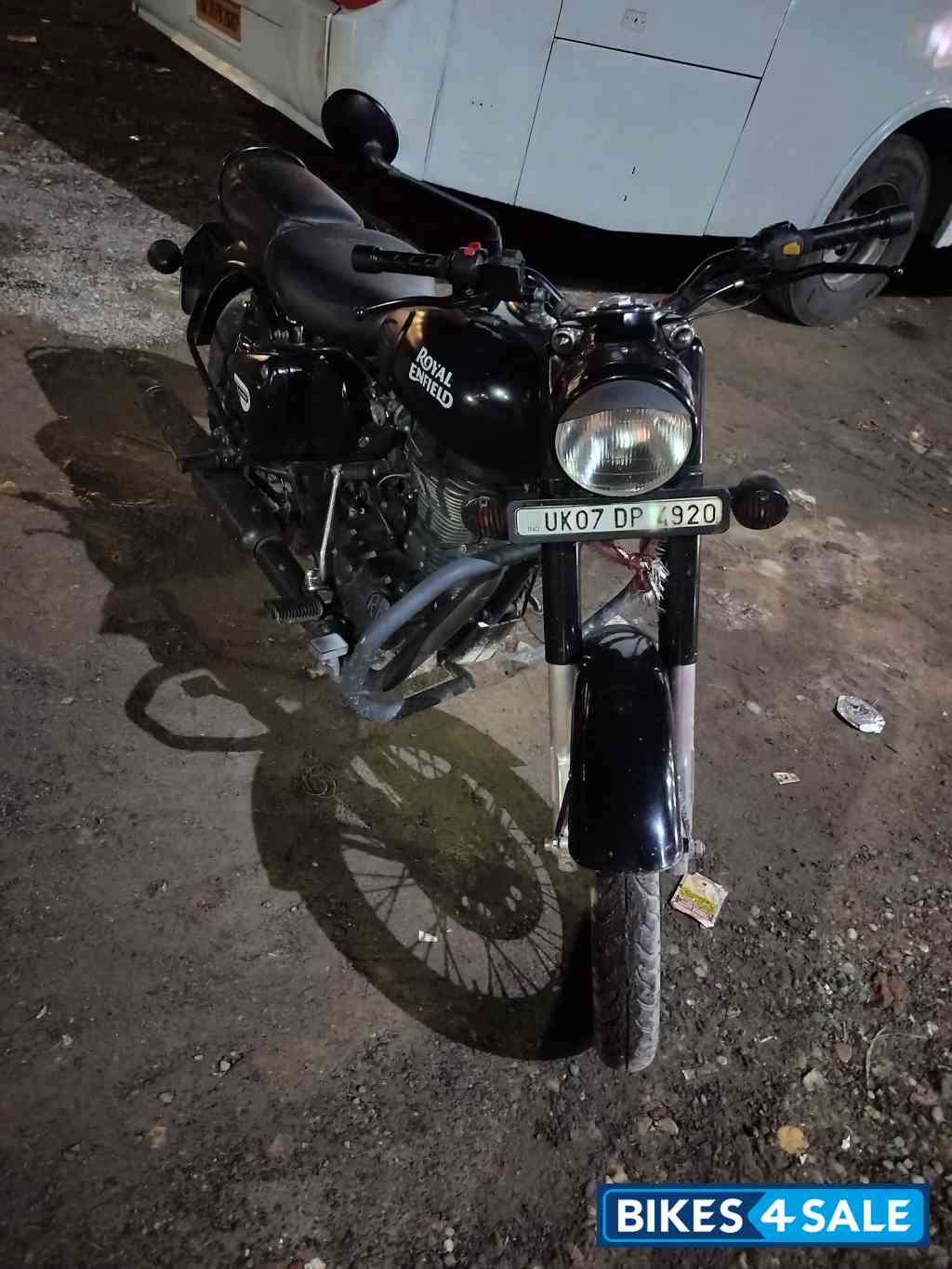 Royal Enfield Classic Stealth Black