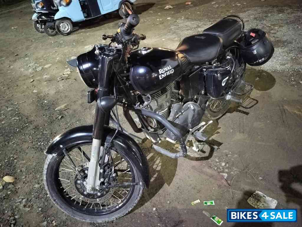 Royal Enfield Classic Stealth Black