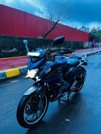 Blue Yamaha Fazer 25