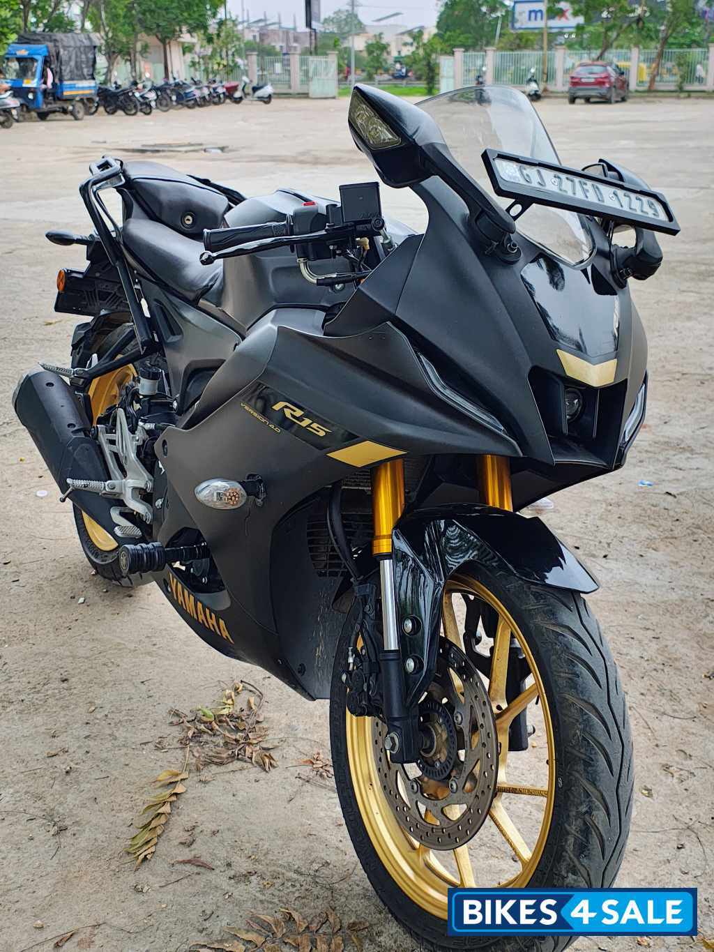 Yamaha R15 V4