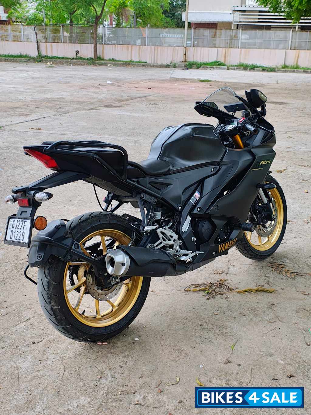 Yamaha R15 V4