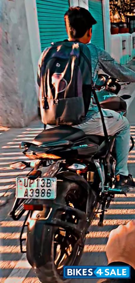 Black Bajaj Pulsar NS 160