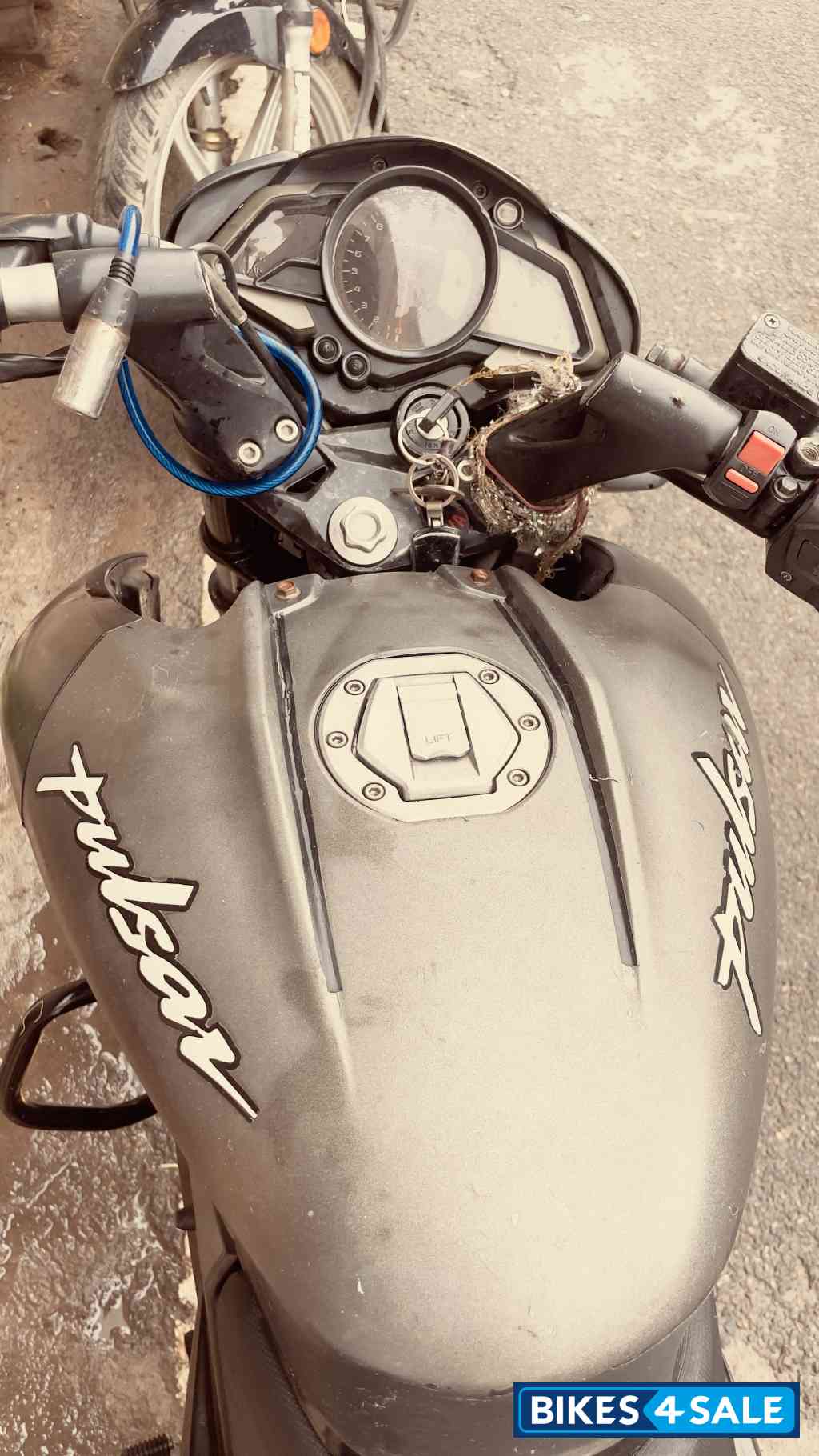 Black Bajaj Pulsar NS 160