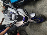 Yamaha R15 V4