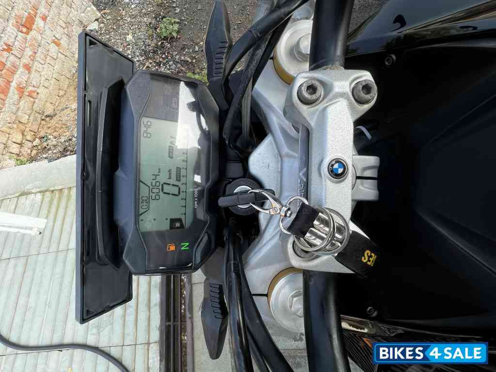 Cosmic Black BMW G 310 R BS6