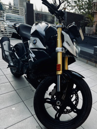 Cosmic Black BMW G 310 R BS6