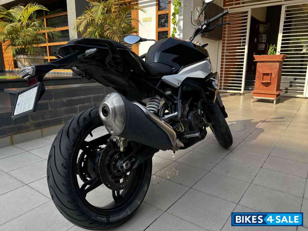 Cosmic Black BMW G 310 R BS6