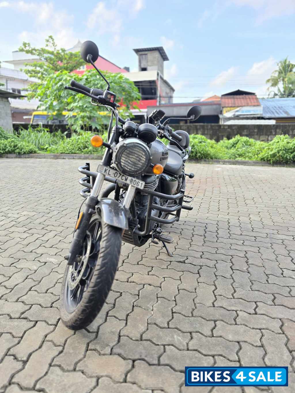 Grey Royal Enfield Meteor 350 Fireball