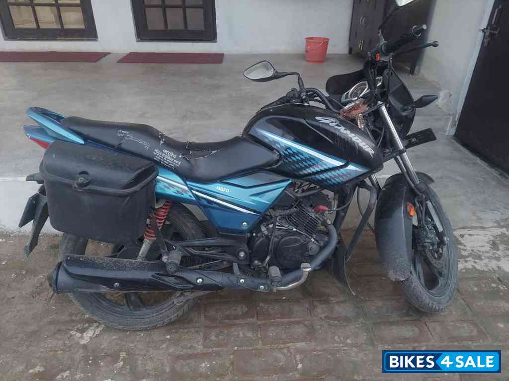 Blue And Black Hero Glamour 125 Disc