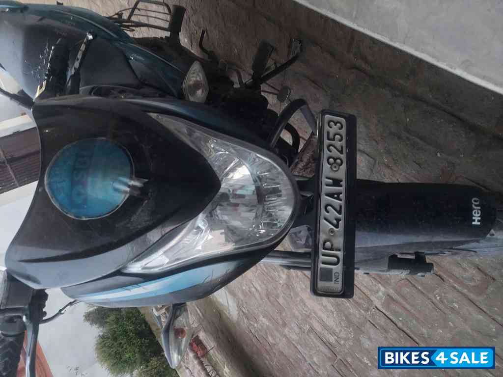 Blue And Black Hero Glamour 125 Disc