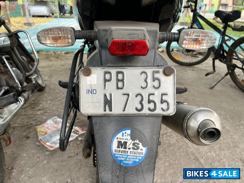 Black Bajaj Pulsar 220F