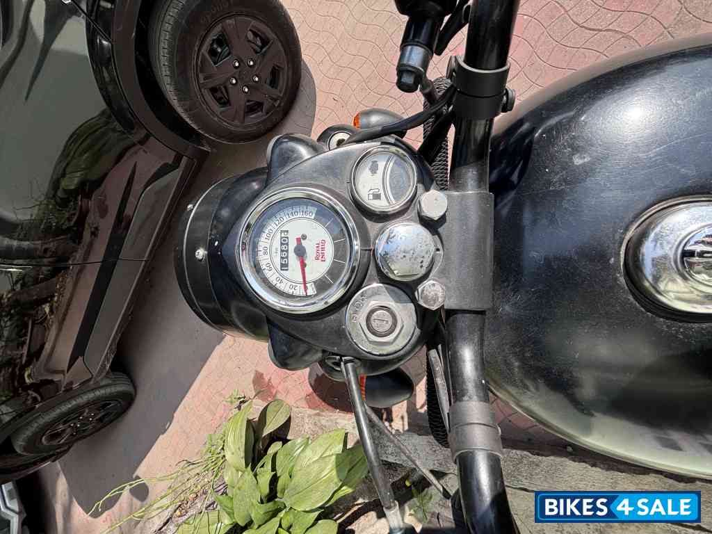 Black Royal Enfield Classic Stealth Black