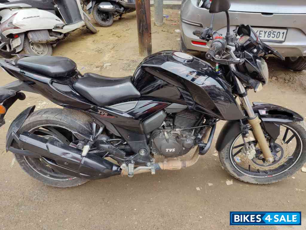 TVS Apache RTR 200 4V