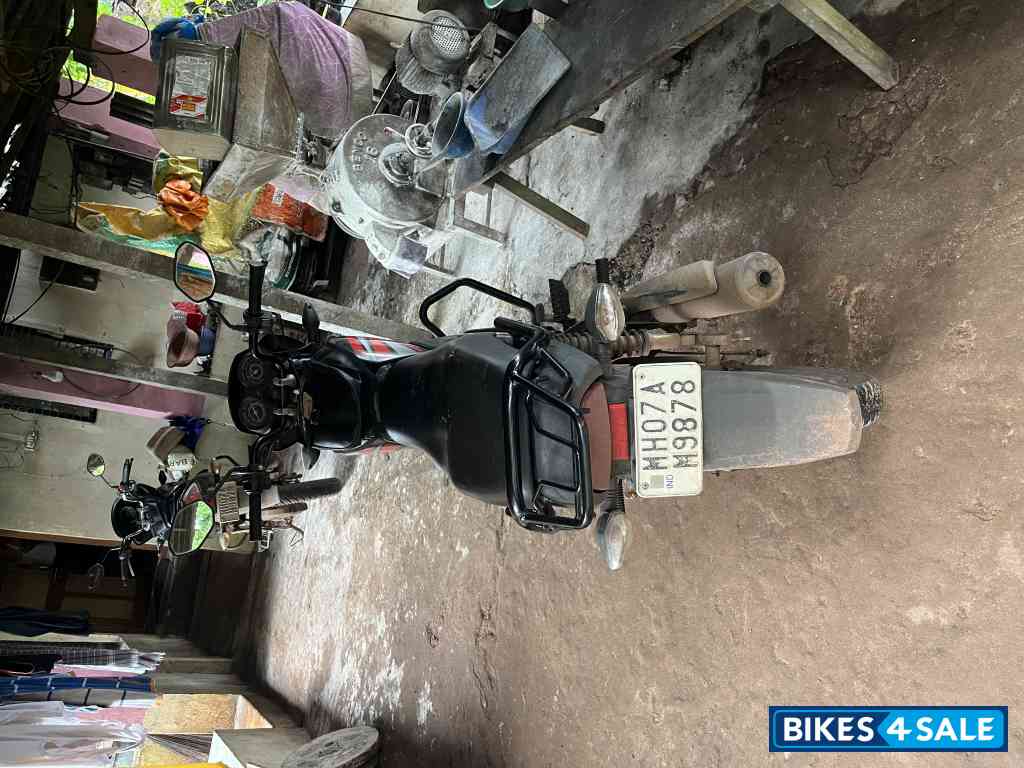 Black Honda Unicorn 160 BS6