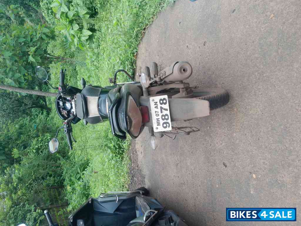 Black Honda Unicorn 160 BS6