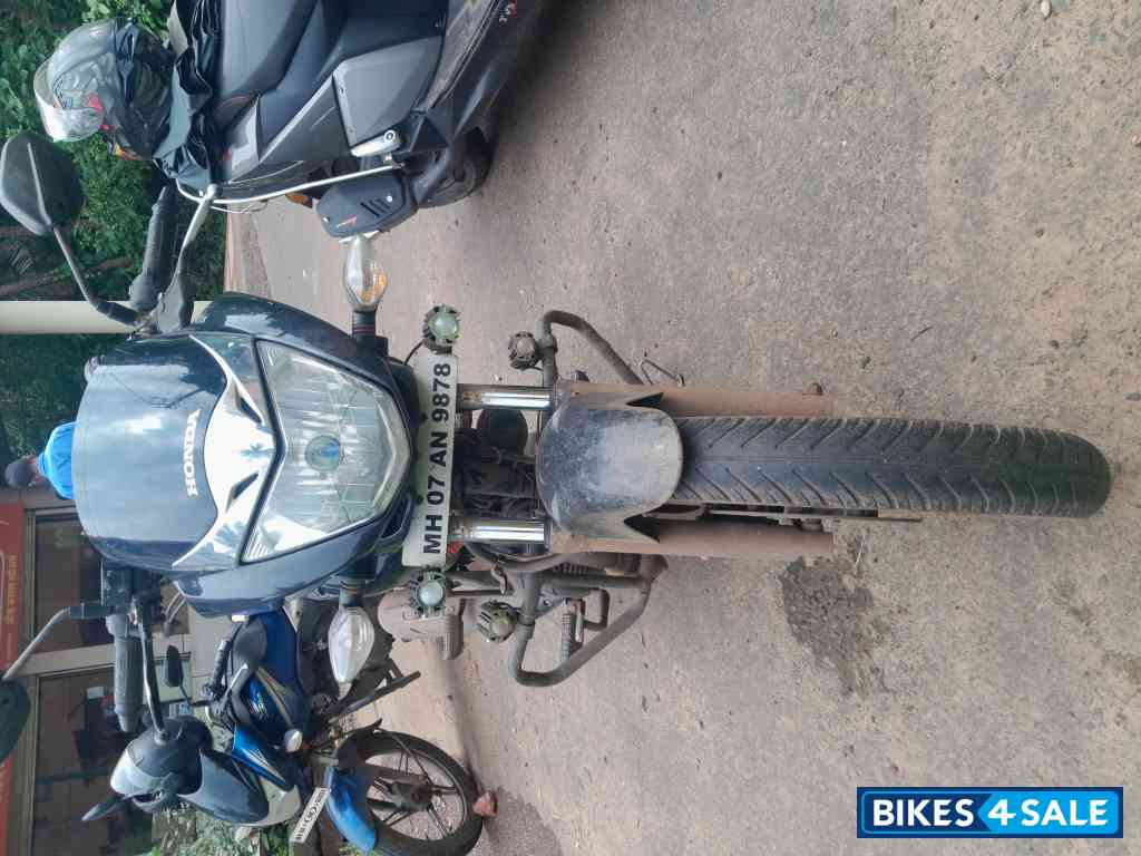 Black Honda Unicorn 160 BS6