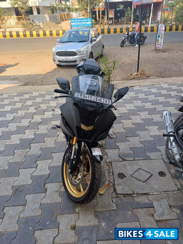 Black Mt Yamaha R15 V4