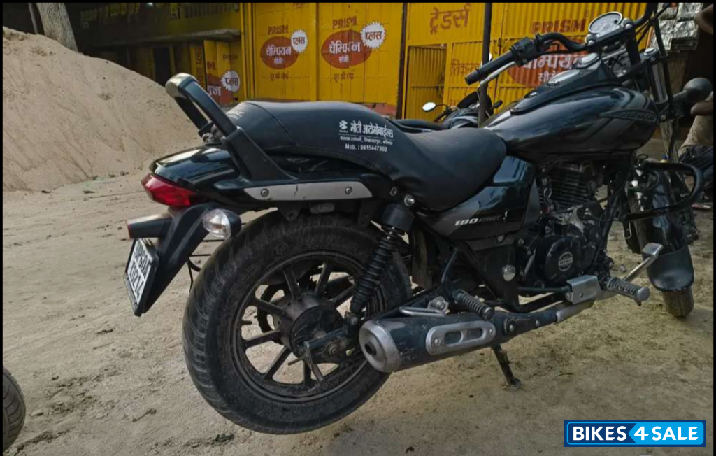 Bajaj Avenger Street 180