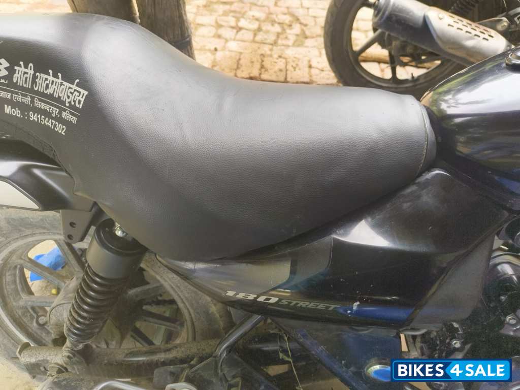 Bajaj Avenger Street 180