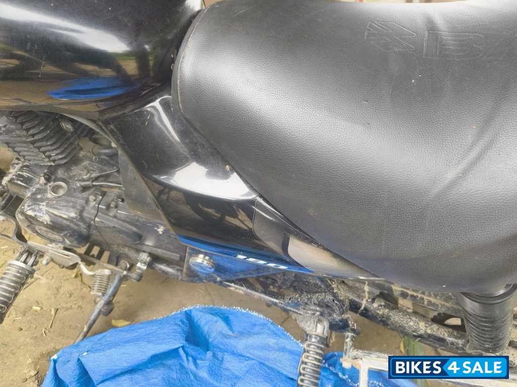 Bajaj Avenger Street 180