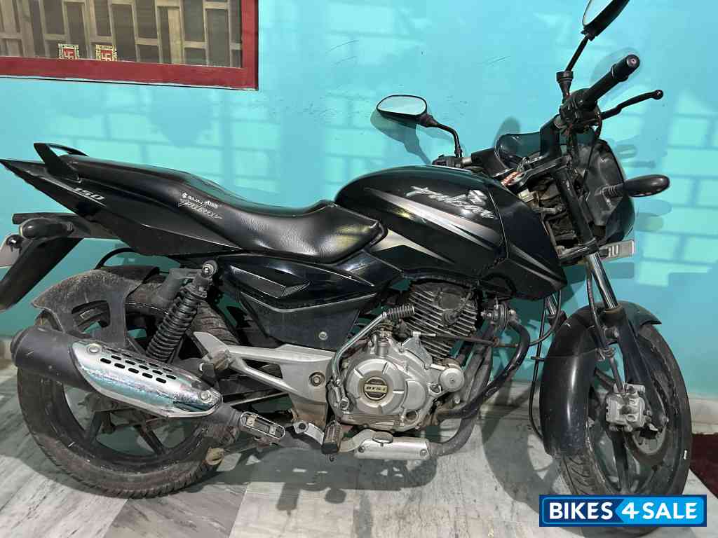 Black Bajaj Pulsar 150 DTSi
